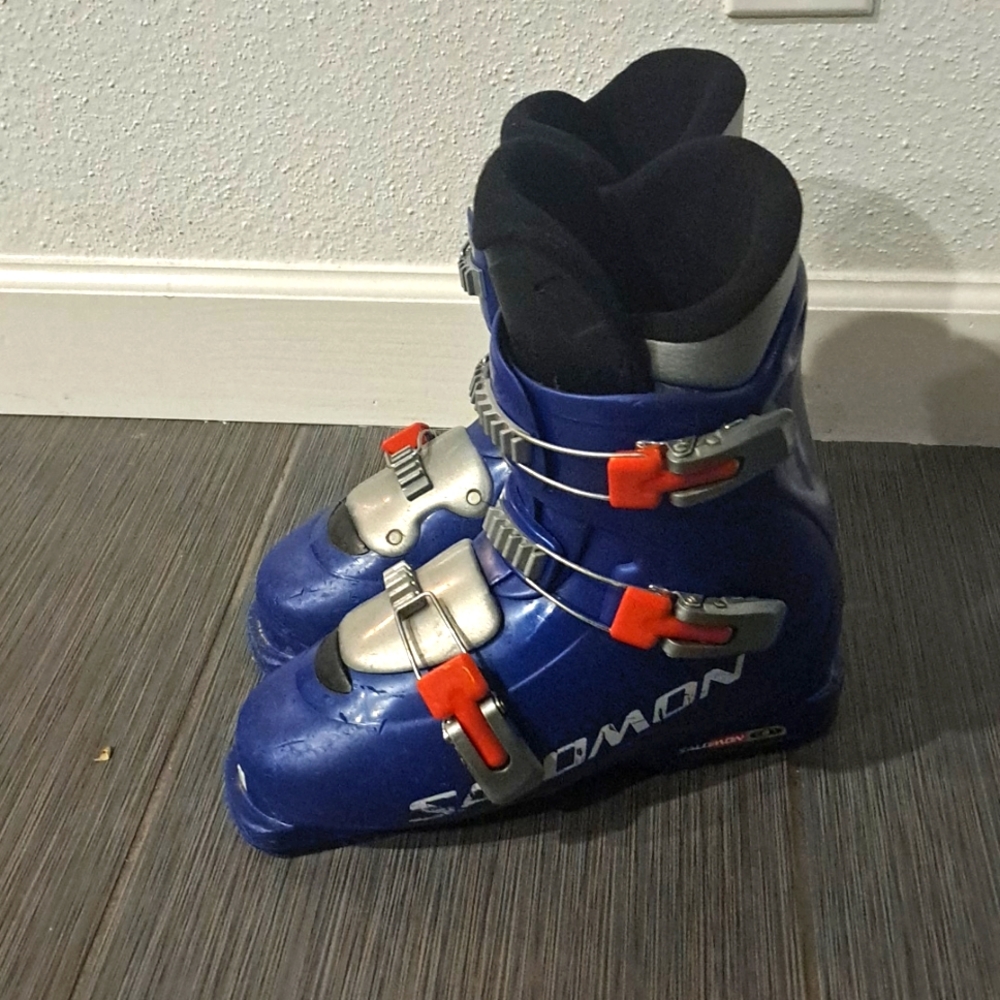 Salomon mens size 8 blue ski boots